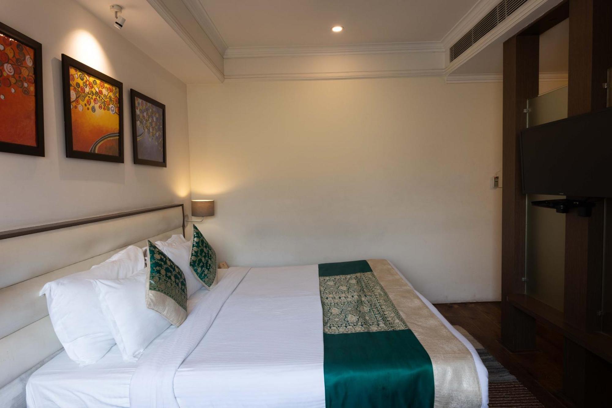 New Hotel Broadway Varanasi Esterno foto