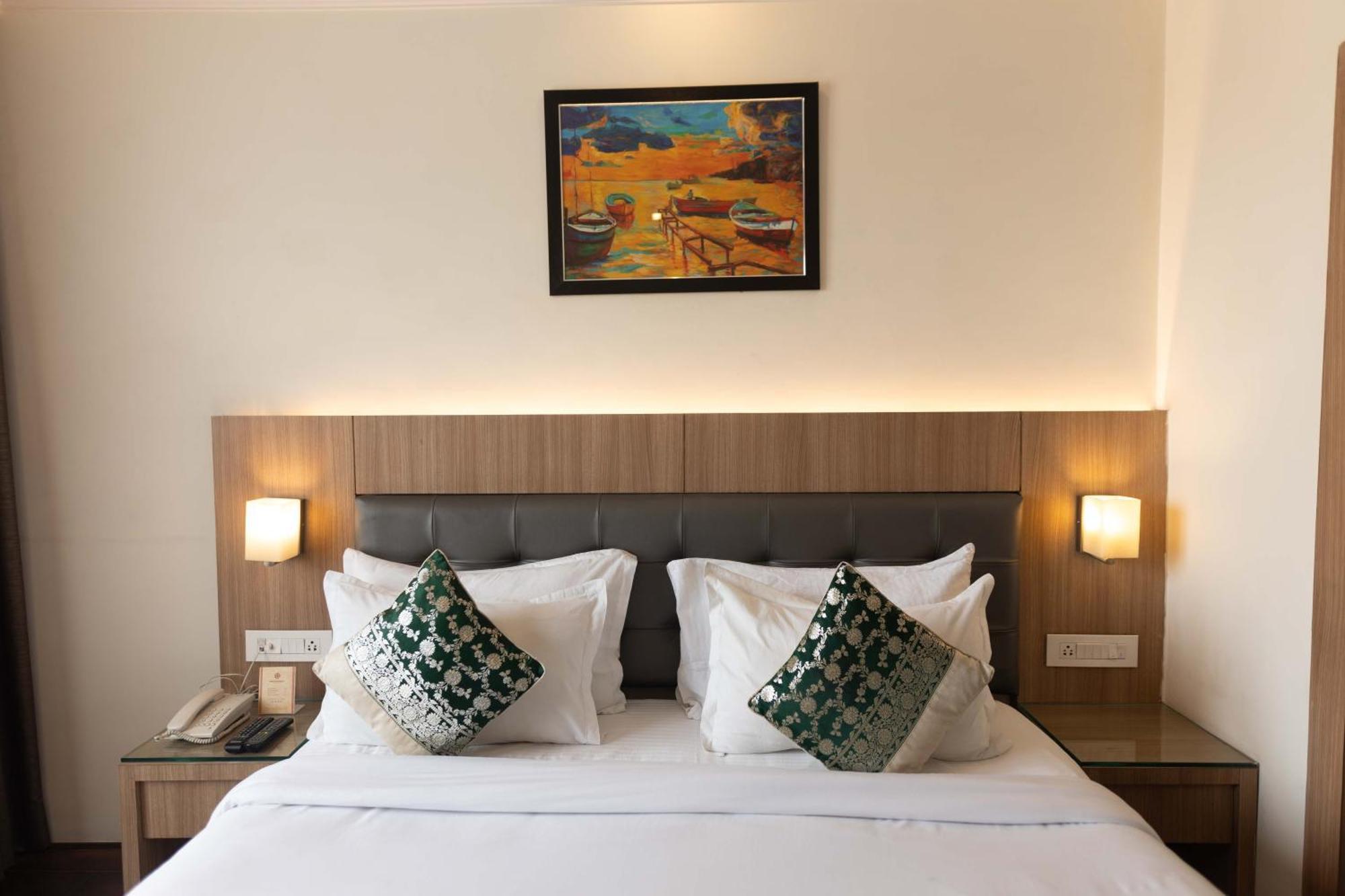 New Hotel Broadway Varanasi Esterno foto